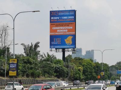 长沙国际工程机械展览会东南亚分展巨幅广告登陆吉隆坡